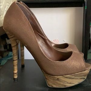 Woman’s Platform Shoes